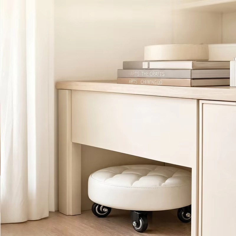 Household Wheeled Low Stools Floor-cleaning Chairs Wheeled Seam Sealing Stools Rotating Nail and Pedicure Round Stools